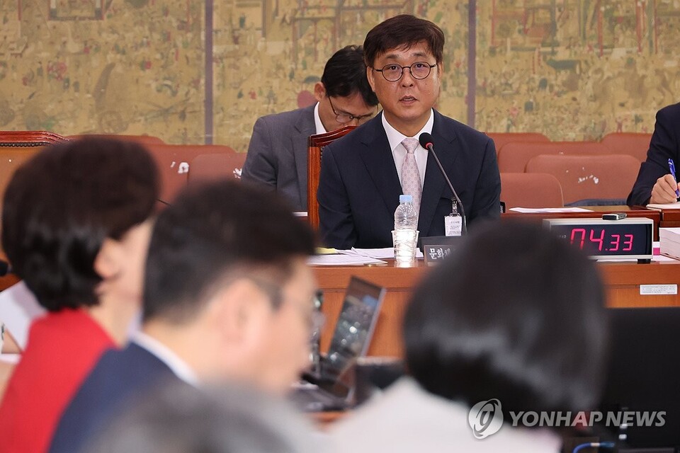 최휘영 문화체육관광부 장관 후보자가 29일 국회 문화체육관광위원회에서 열린 인사청문회에서 국민의힘 배현진 의원의 질의에 답하고 있다. (서울=연합뉴스)