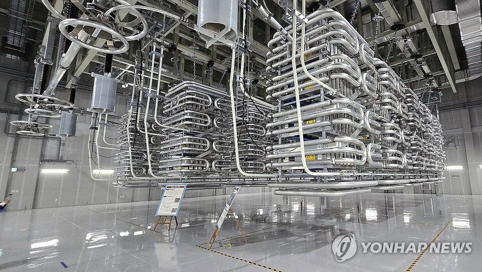제주시 삼양일동 한전 동제주변환소 내 초고압직류송전(HVDC) 전력 변환시설. (제주=연합뉴스)