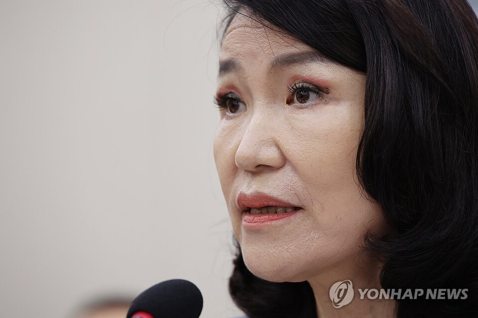 20일 서울 여의도 국회에서 열린 과학기술정보방송통신위원회 전체회의에서 이진숙 방송통신위원장이 질의에 답변하고 있다. (사진=연합뉴스)