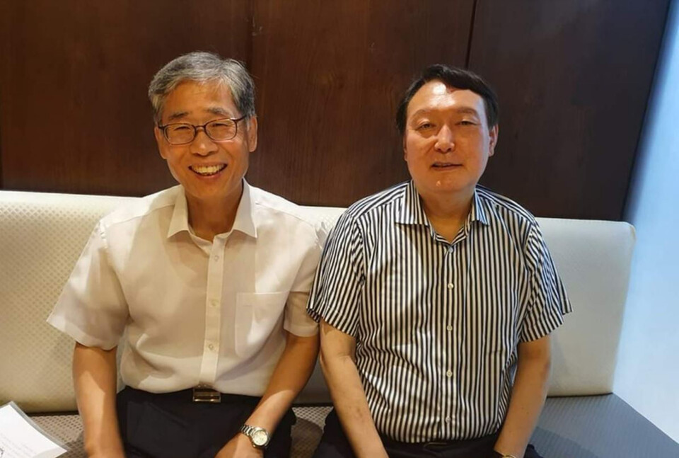 신평 변호사와 윤석열 전 대통령 (연합뉴스)