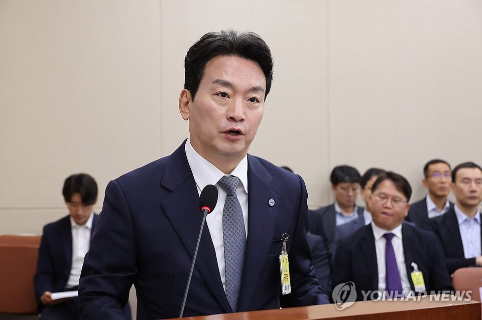 26일 서울 여의도 국회에서 열린 과학기술정보방송통신위원회 전체회의에서 박장범 KBS 사장이 결산 보고를 하고 있다. (서울=연합뉴스)