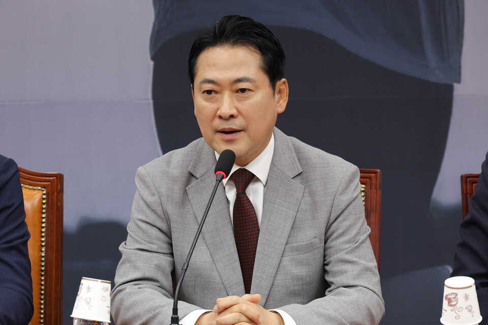 국민의힘 장동혁 대표가 27일 서울 여의도 국회에서 열린 최고위원회의에서 발언하고 있다. (연합뉴스)