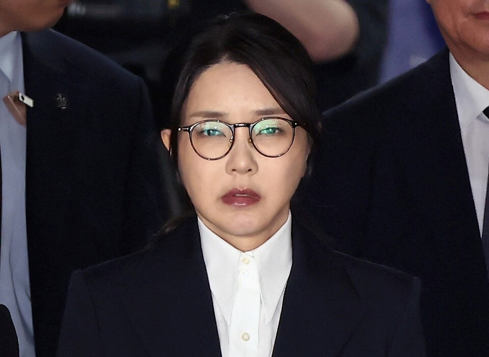 윤석열 전 대통령 부인 김건희 씨가 지난 12일 구속 전 피의자 심문(영장실질심사)을 마친 뒤 서울 서초구 서울중앙지법 청사를 나서고 있다(사진=연합뉴스)