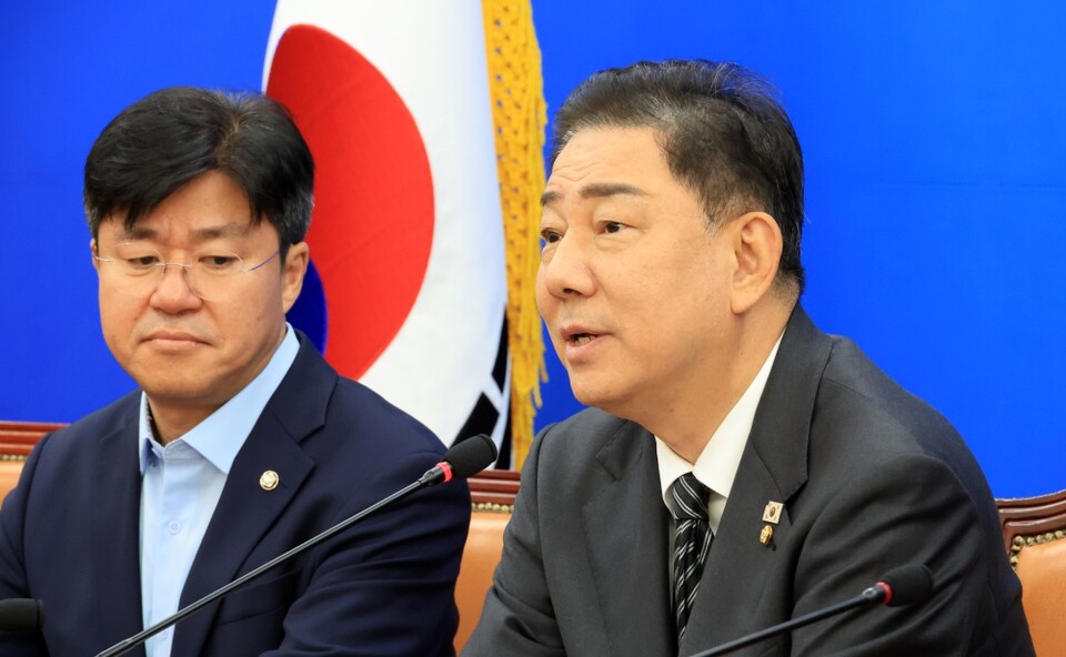 더불어민주당 김병기 원내대표가 지난 2일 서울 여의도 국회 원내대표실에서 열린 2025 정기국회 기자간담회에서 발언하고 있다 (사진=연합뉴스)