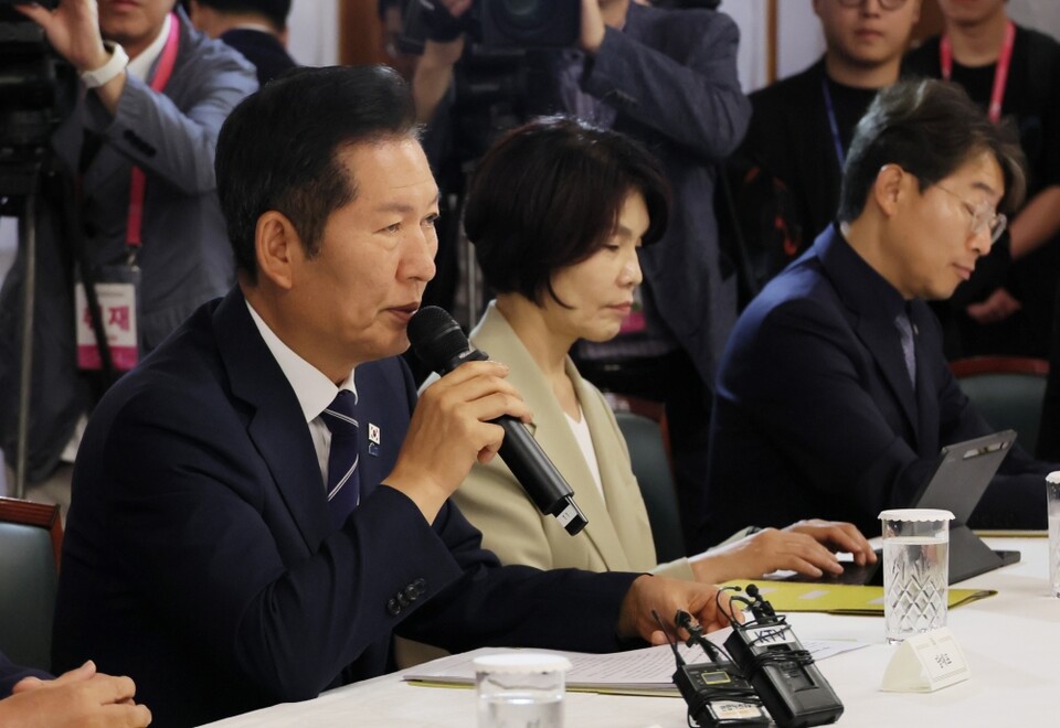 더불어민주당 정청래 대표가 지난 7일 서울 종로구 총리공관에서 열린 고위당정협의회에서 발언하고 있다 (사진=연합뉴스)