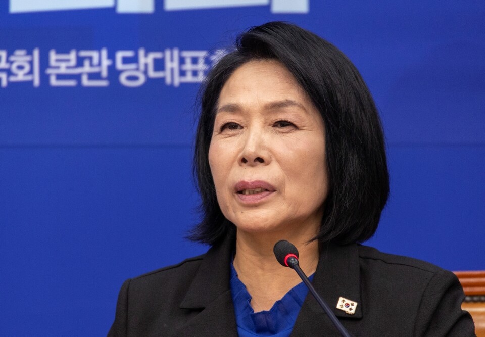 더불어민주당 국민주권 언론개혁 특별위원회 최민희 위원장이 지난 14일 국회에서 열린 특위 출범식 및 1차 회의에서 발언하는 모습 (사진=연합뉴스)