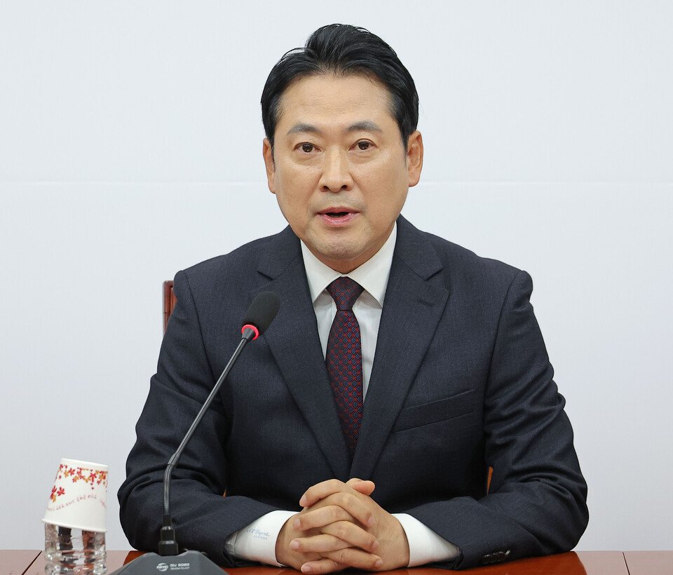 국민의힘 장동혁 대표가 17일 서울 여의도 국회에서 기자간담회를 하고 있다. (연합뉴스)