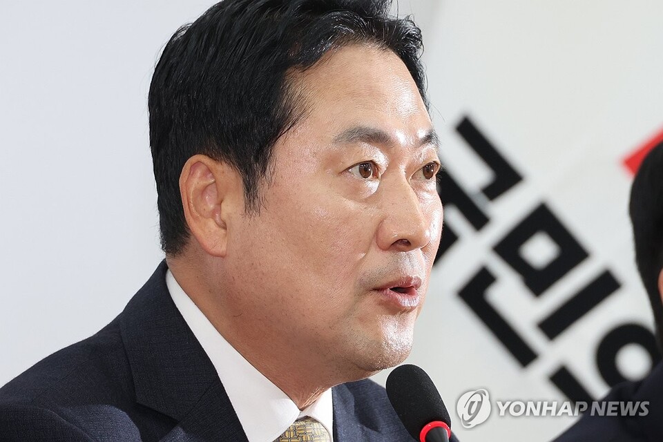 국민의힘 장동혁 대표가 20일 서울 여의도 국회에서 더불어민주당의 사법개혁안과 언론개혁안에 대한 입장을 밝히고 있다. (서울=연합뉴스)