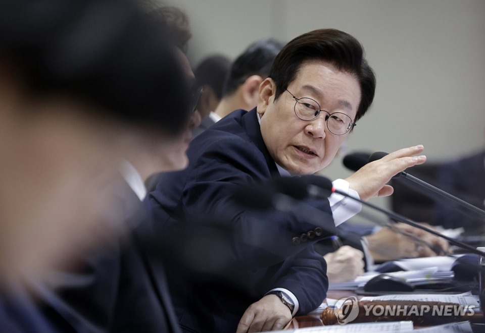 이재명 대통령이 용산 대통령실에서 열린 국무회의에서 발언하는 모습(연합뉴스)