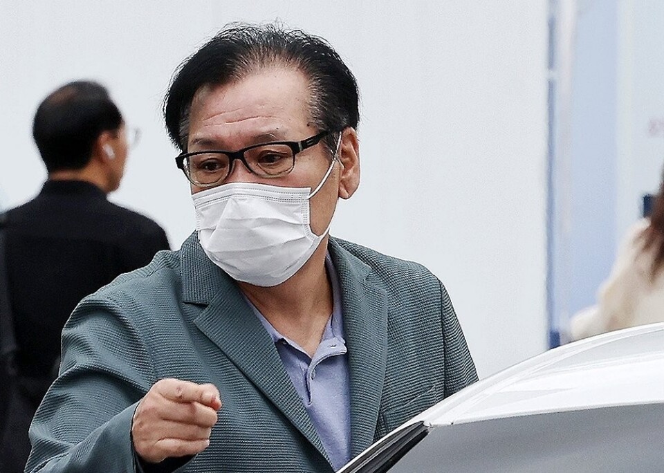 건진법사 전성배 씨가 지난 8월 21일 민중기 특별검사팀 사무실이 마련된 서울 종로구 KT 광화문빌딩 웨스트에서 대기하기 위해 출석하고 있다 (사진=연합뉴스)